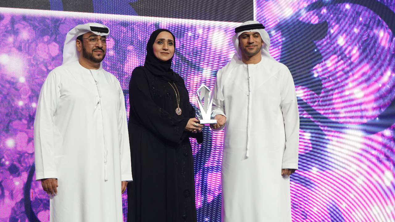مبروك لسعادة المهندسة حصة ال مالك عن فوزها بجائزة المساهمات البناءة في القطاع الملاحي ضمن جوائز سي تريد الملاحية